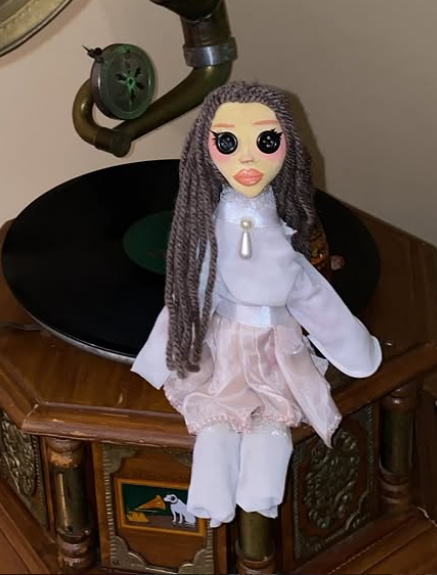 Vintage muse doll